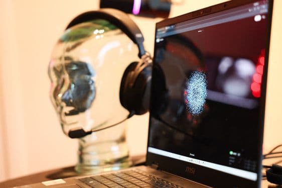 BCI startup Neurable looks to license its ‘mind-reading’ tech for consumer wearables